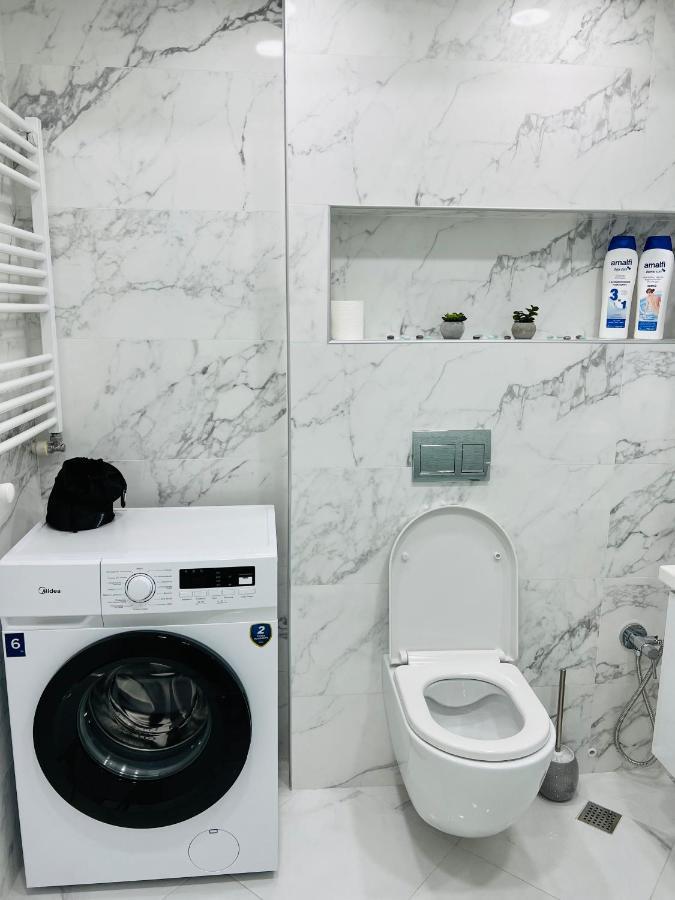 Apartamento Aura Kutaisi Exterior foto